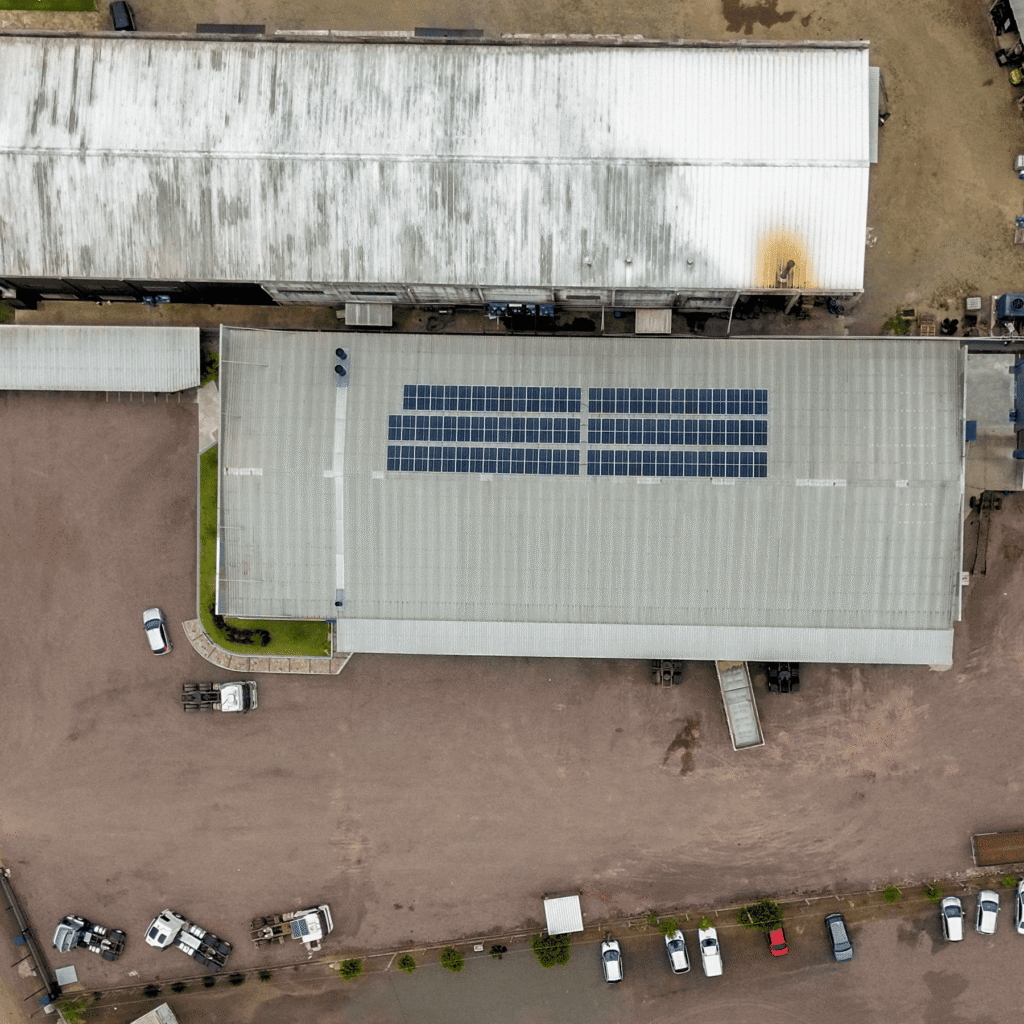 fotografia ilustrativa das placas solares da mecânica berteli