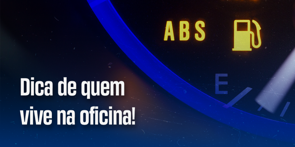 Fotografia ilustrativa de um painel de caminhão com luz indicando ABS + texto: dica de quem vive na oficina.